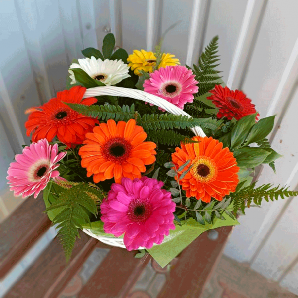 Корзина с герберами в Алупке