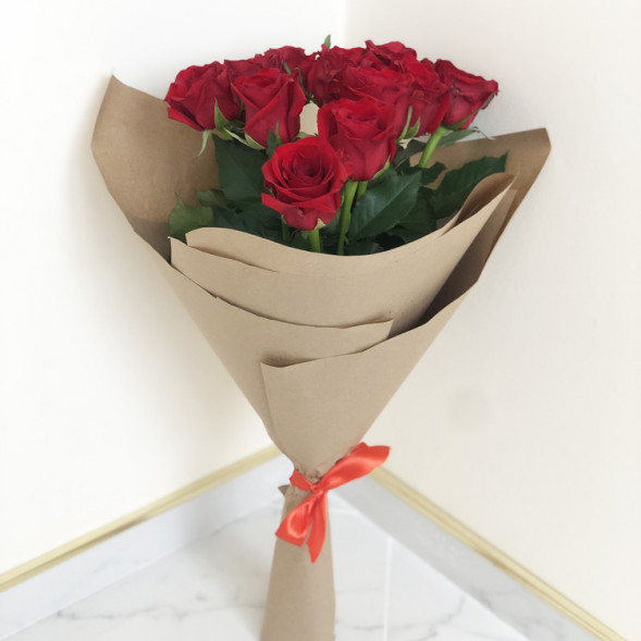 Букет 11 красных роз в Алупке