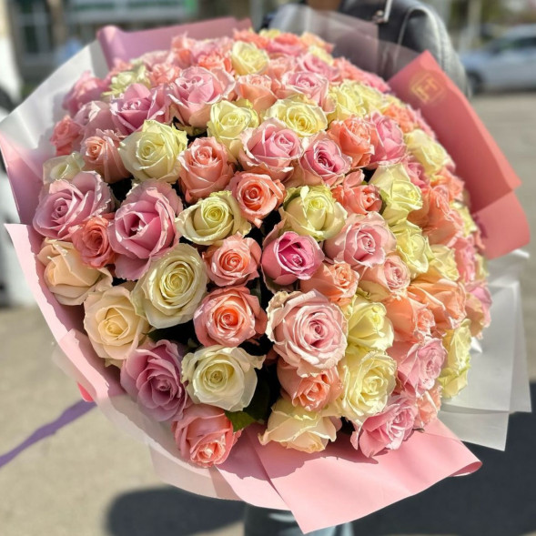 101 Роза радужный микс  в Алупке