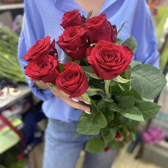 Букет 7 красных роз в Алупке