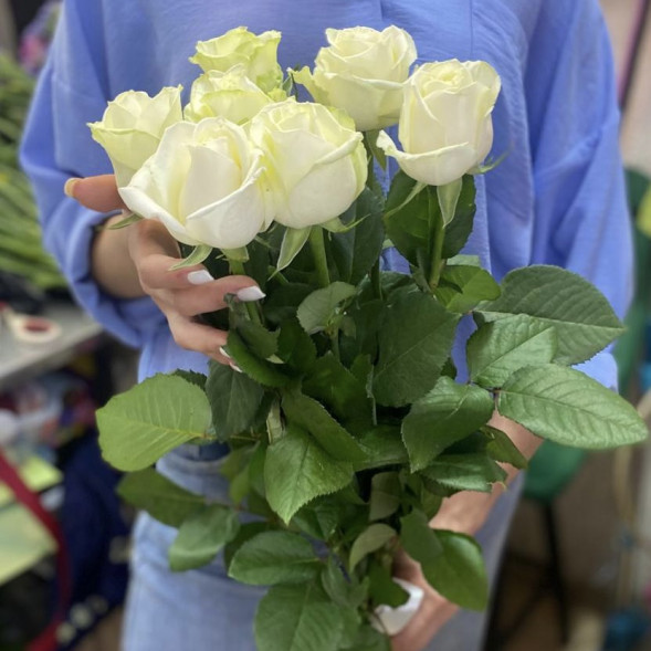 Букет 7 белых роз в Алупке