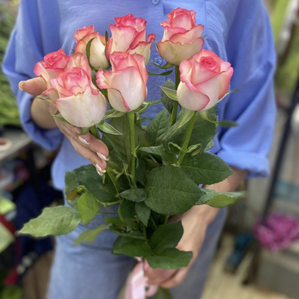 Букет 7 розовых роз в Алупке