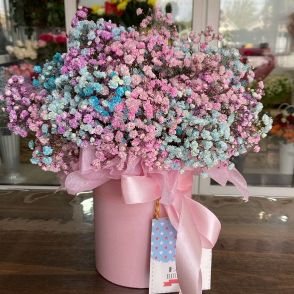 Гипсофила в розовой коробке  в Алупке