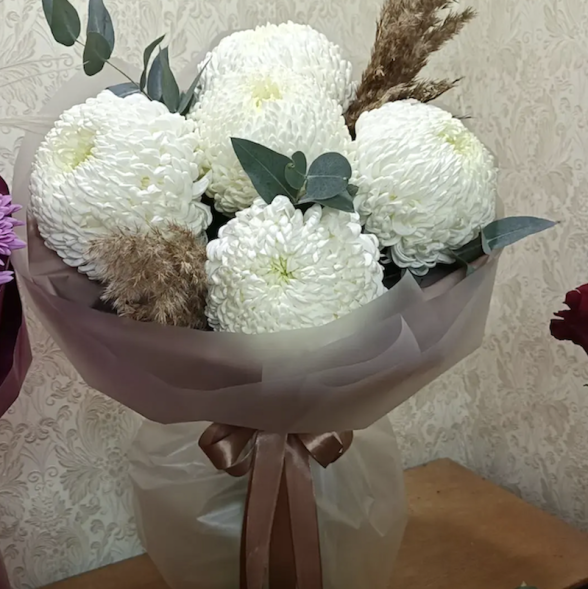 Белый Атлас в Алупке