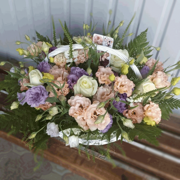 Композиция в корзине &quot;Симфония&quot; в Алупке