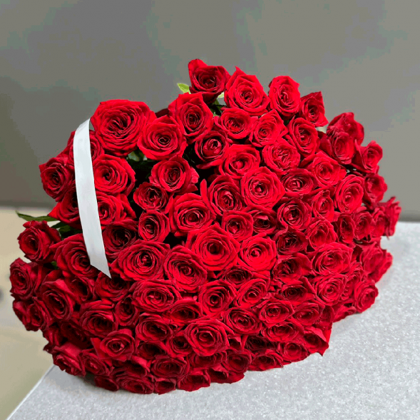 101 красная роза в Алупке
