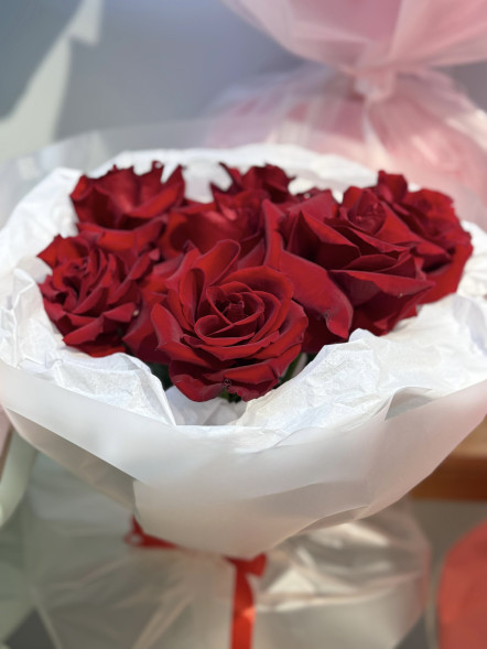 Букет из 5 французских роз в Алупке