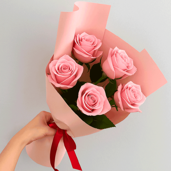 Стильный букет 5 розовых роз в Алупке