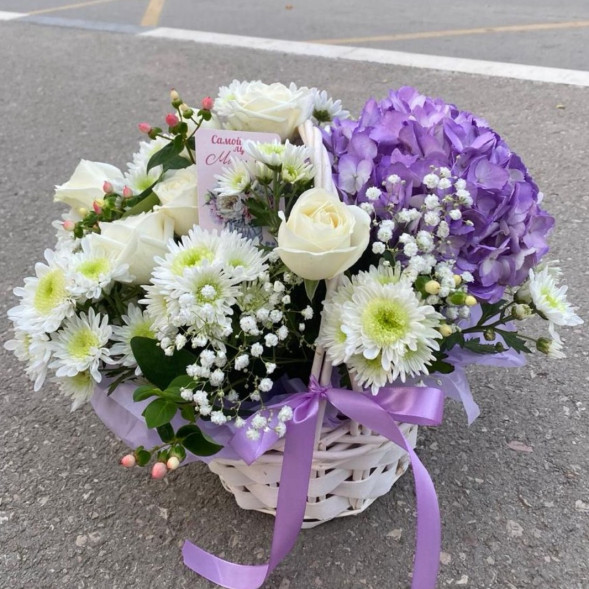 Композиция в корзине «Фиолетовый рай» в Алупке